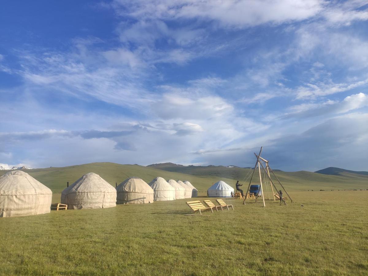 Yurt Camp Ali-Nur At Lake Song-Kol Юрточный Лагерь Али-Нур Озеро Сон-Куль Сон-Куль Кыргызстан Нарын Kyrgyzstan Naryn Eksteriør bilde