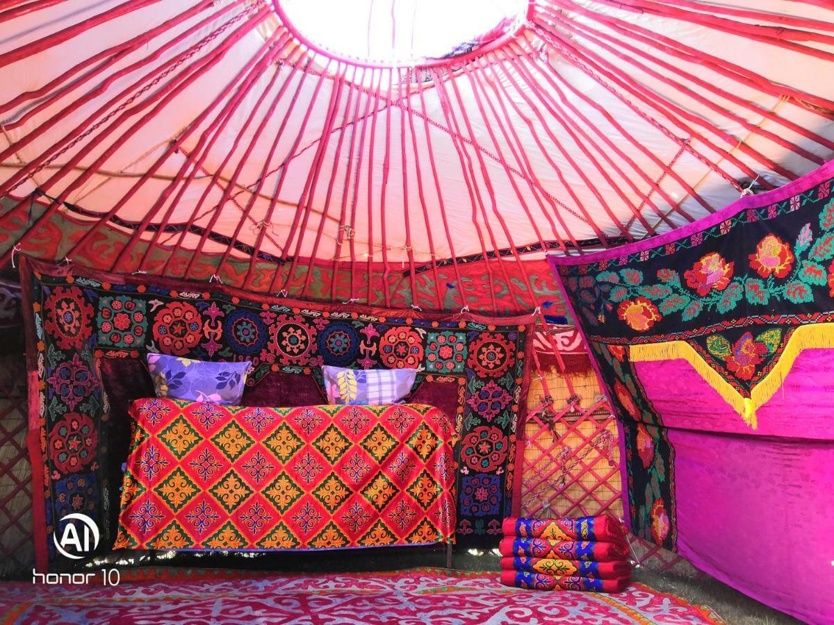 Yurt Camp Ali-Nur At Lake Song-Kol Юрточный Лагерь Али-Нур Озеро Сон-Куль Сон-Куль Кыргызстан Нарын Kyrgyzstan Naryn Eksteriør bilde