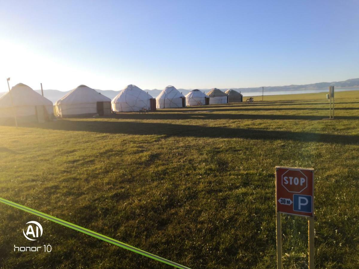 Yurt Camp Ali-Nur At Lake Song-Kol Юрточный Лагерь Али-Нур Озеро Сон-Куль Сон-Куль Кыргызстан Нарын Kyrgyzstan Naryn Eksteriør bilde